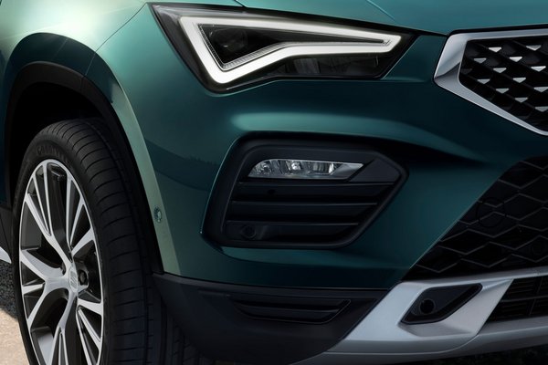 SEAT Ateca blau/grün